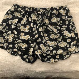 Pacsun daisy shorts